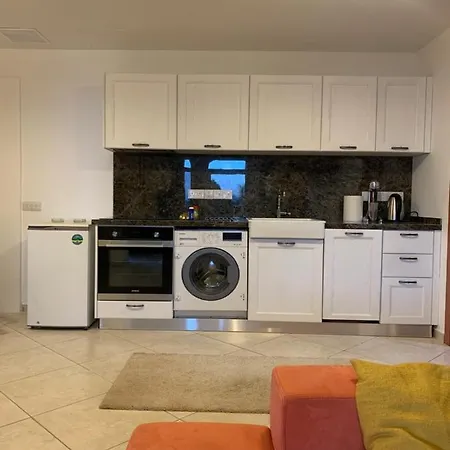 Апартаменты Breath-taking Guest On Hill Top