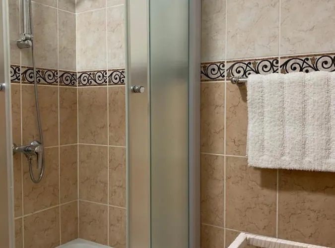 Breath-taking Guest On Hill Top *