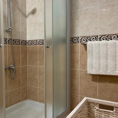 Breath-taking Guest On Hill Top *