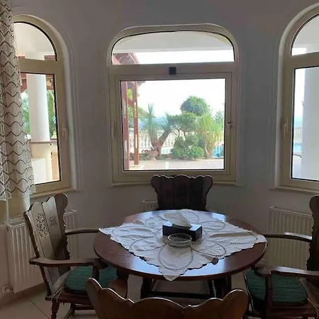 Breath-taking Guest On Hill Top Apartament